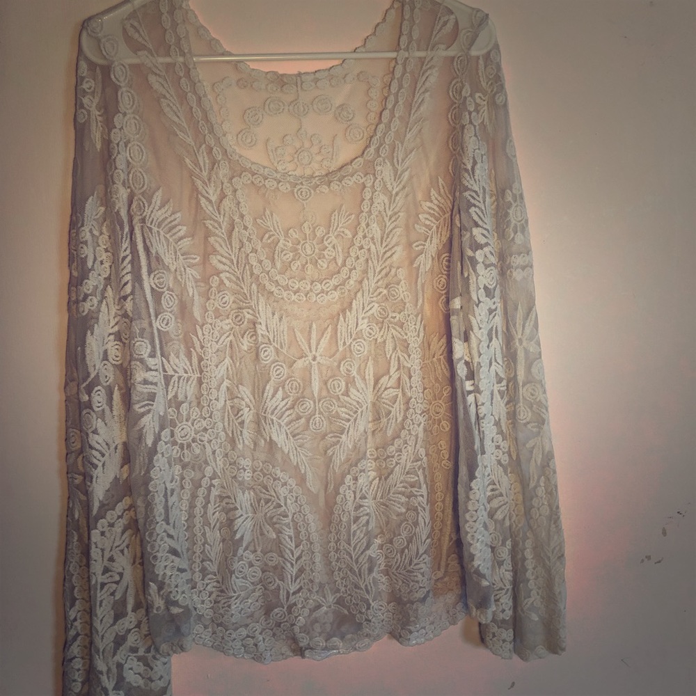Women’s long sleeve lace top